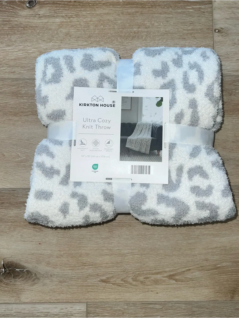 NWT Kirkton House Ultra Cozy Knit Throw - White & Gray Leopard Print
